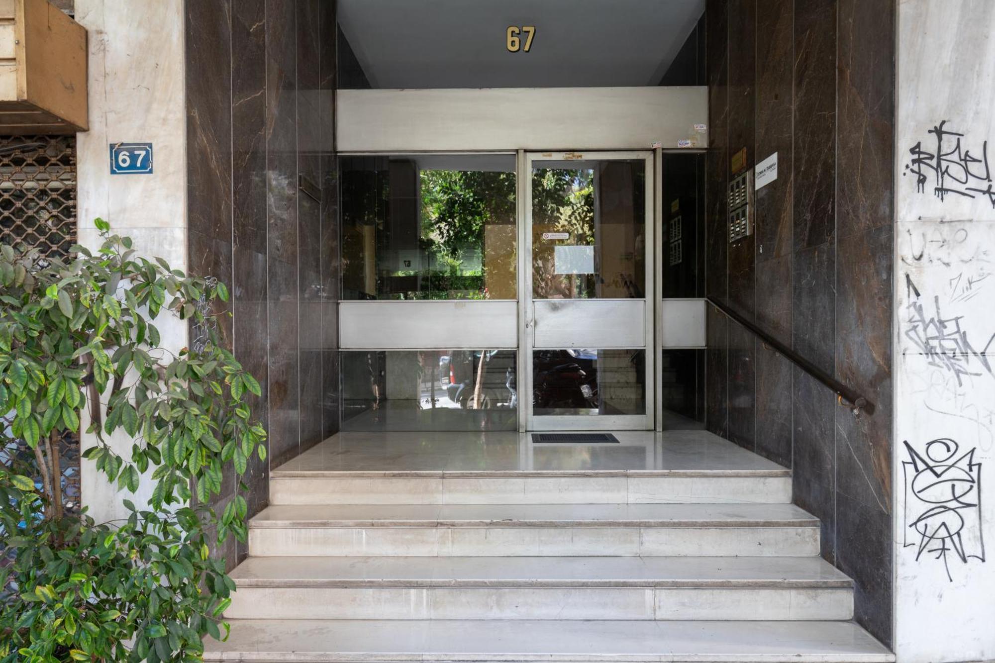 Homely Apt In Neapoli, Exarcheia Atenas Exterior foto